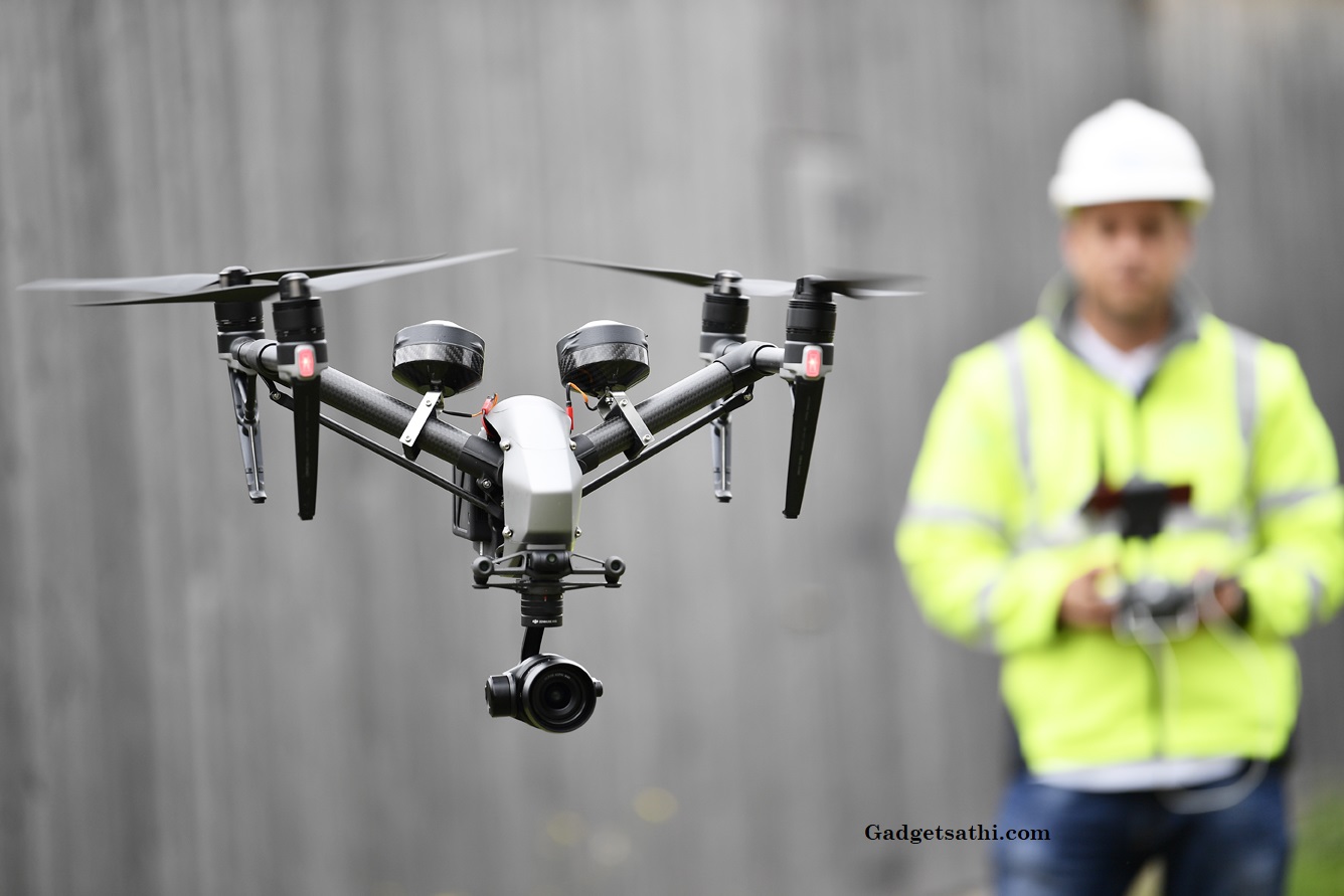 Race between Human Racing Pilots and Algorithm to Fly Drones - New Algorithm Flies Drones Faster