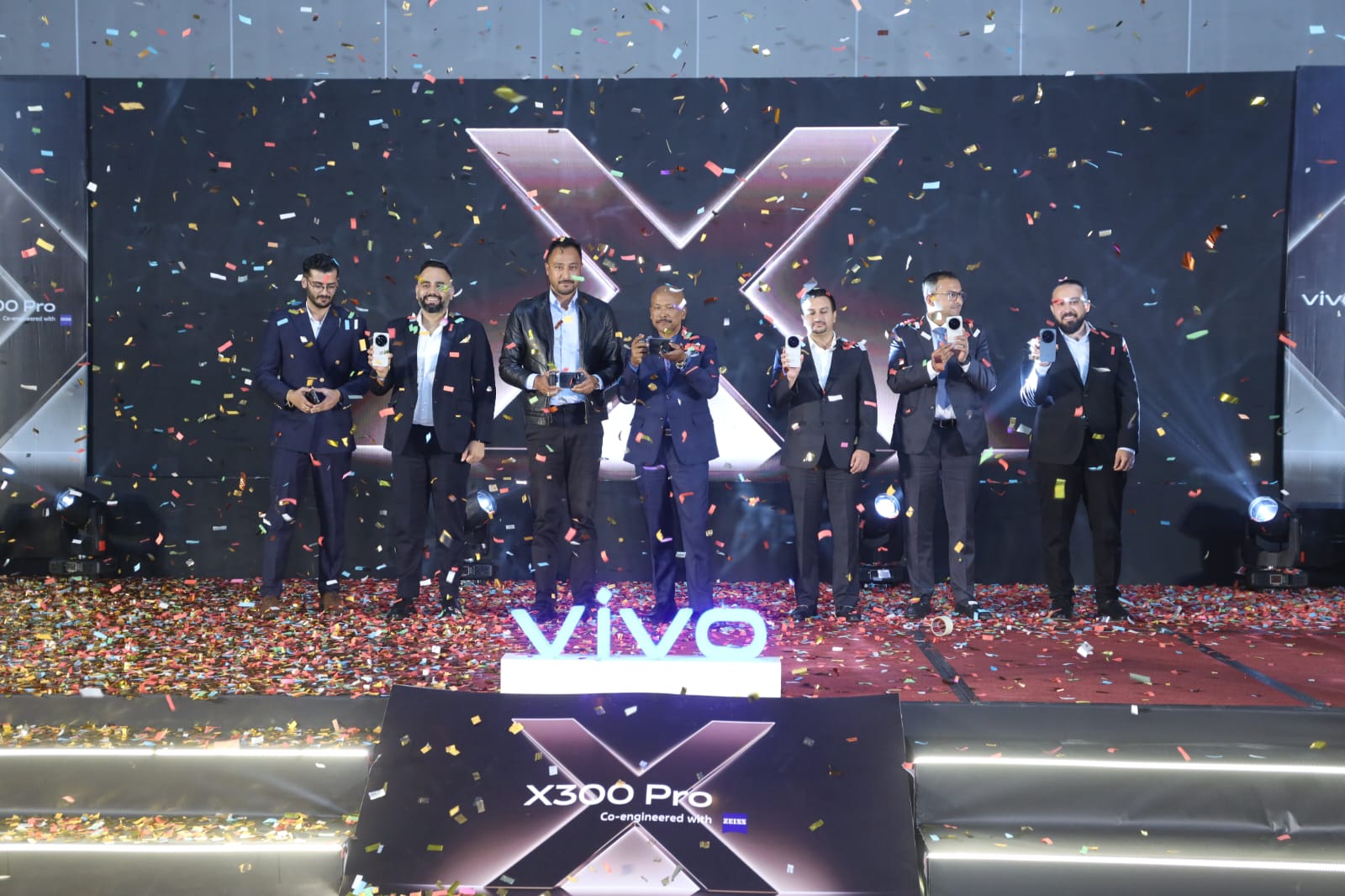 Vivo X300 Pro with 200 MP ZEISS APO Telephoto Camera Unveiled in Nepal