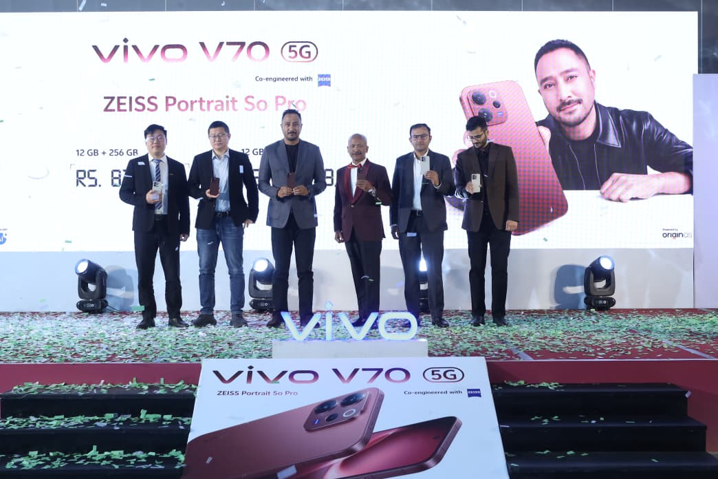vivo Launches V70 with 50 MP ZEISS Super Telephoto Camera.